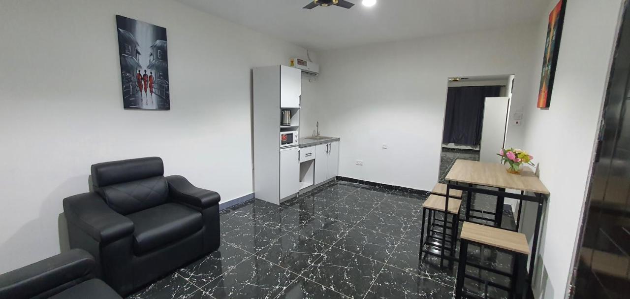 Legon City Mall Short Stay Apartments For Business And Vacation - East Legon أكرا المظهر الخارجي الصورة